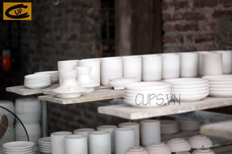 providing ceramic cups and mugs with big quantity