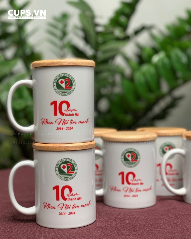 Ly sứ in logo làm quà tặng sự kiện doanh nghiệp