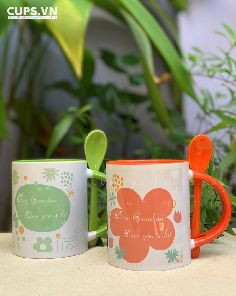 Cốc sứ nhiều màu có thìa – In ảnh gia đình