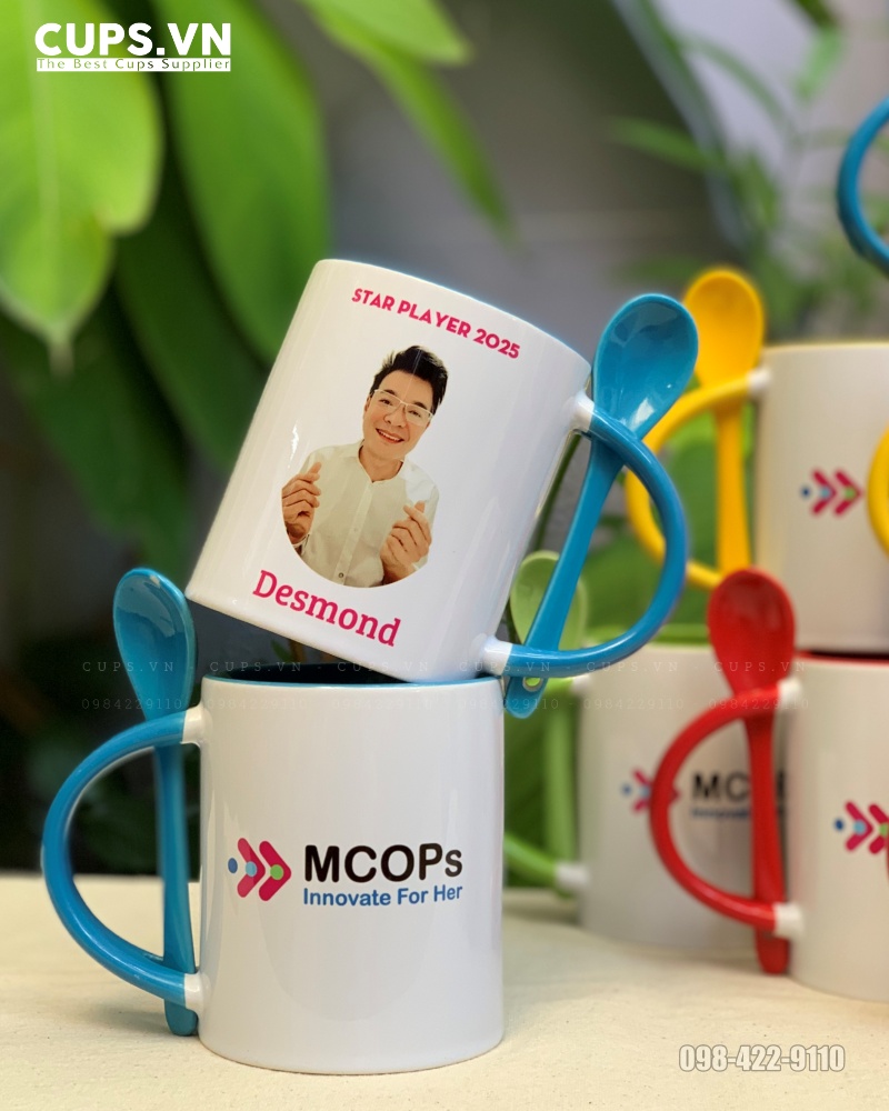 In hình nhân viên + logo