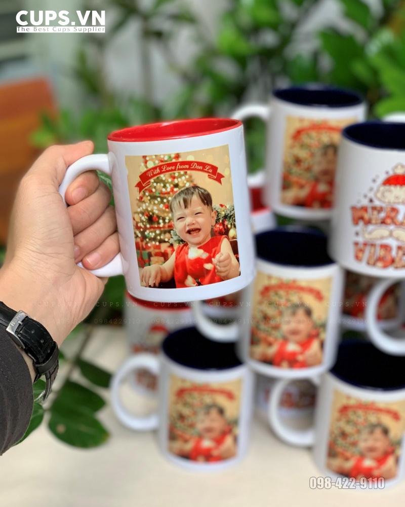 Ly sứ lòng màu – Nhỏ nhưng nổi bật