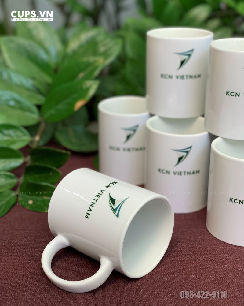 Cốc Sứ Trắng In Logo KCN – Quà Tặng Doanh Nghiệp Khu Công Nghiệp - Công nghệ in giúp logo KCN sắc nét và bền màu