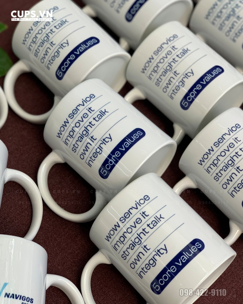 Toàn bộ dự án ly sứ in logo Navigos được thực hiện bằng công nghệ in chuyển nhiệt