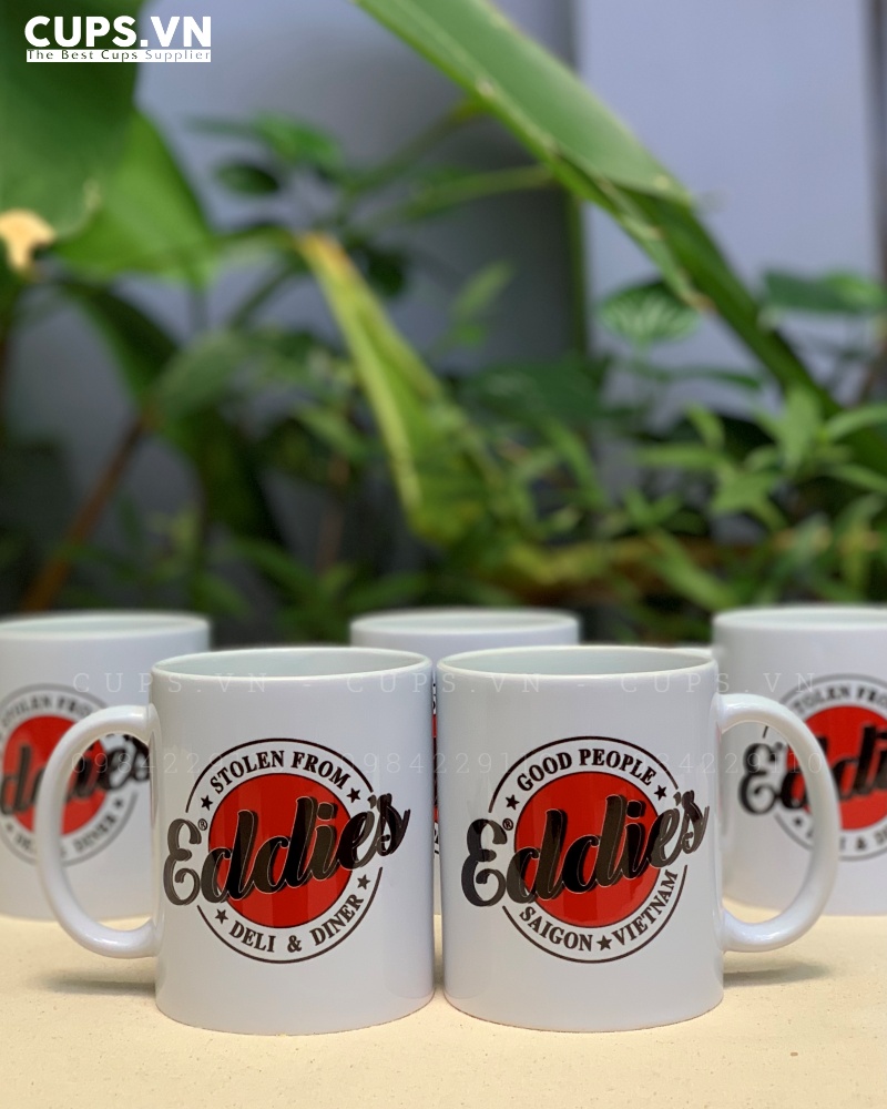 Một chiếc ly sứ đẹp và chất lượng có thể được sử dụng trong nhiều năm