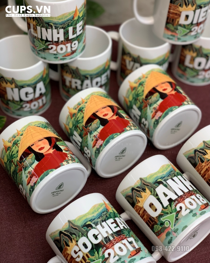 Ceramic mugs as meaningful corporate gifts for staff