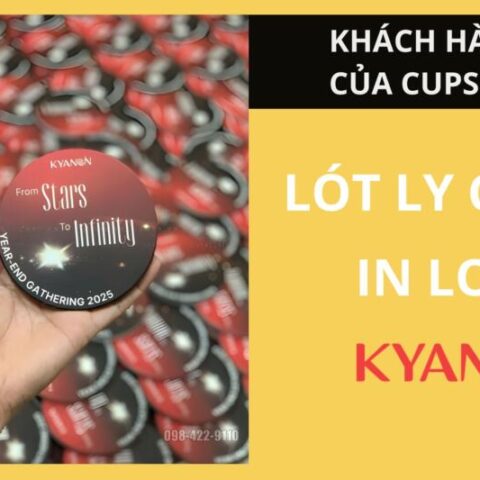 Đế lót ly in logo là lựa chọn quà tặng cuối năm nhỏ gọn nhưng mang lại hiệu quả lớn trong việc xây dựng hình ảnh thương hiệu. Với thiết kế tiện dụng, khả năng thấm hút tốt và bề mặt in sắc nét, sản phẩm phù hợp sử dụng tại văn phòng, gia đình hoặc quán cà phê. Khi được in logo doanh nghiệp, đế lót ly trở thành công cụ quảng bá tinh tế, giúp khách hàng luôn nhớ đến thương hiệu. Vinacup cung cấp lót ly chất lượng cao, in ấn theo yêu cầu với số lượng linh hoạt và giá xưởng cạnh tranh.