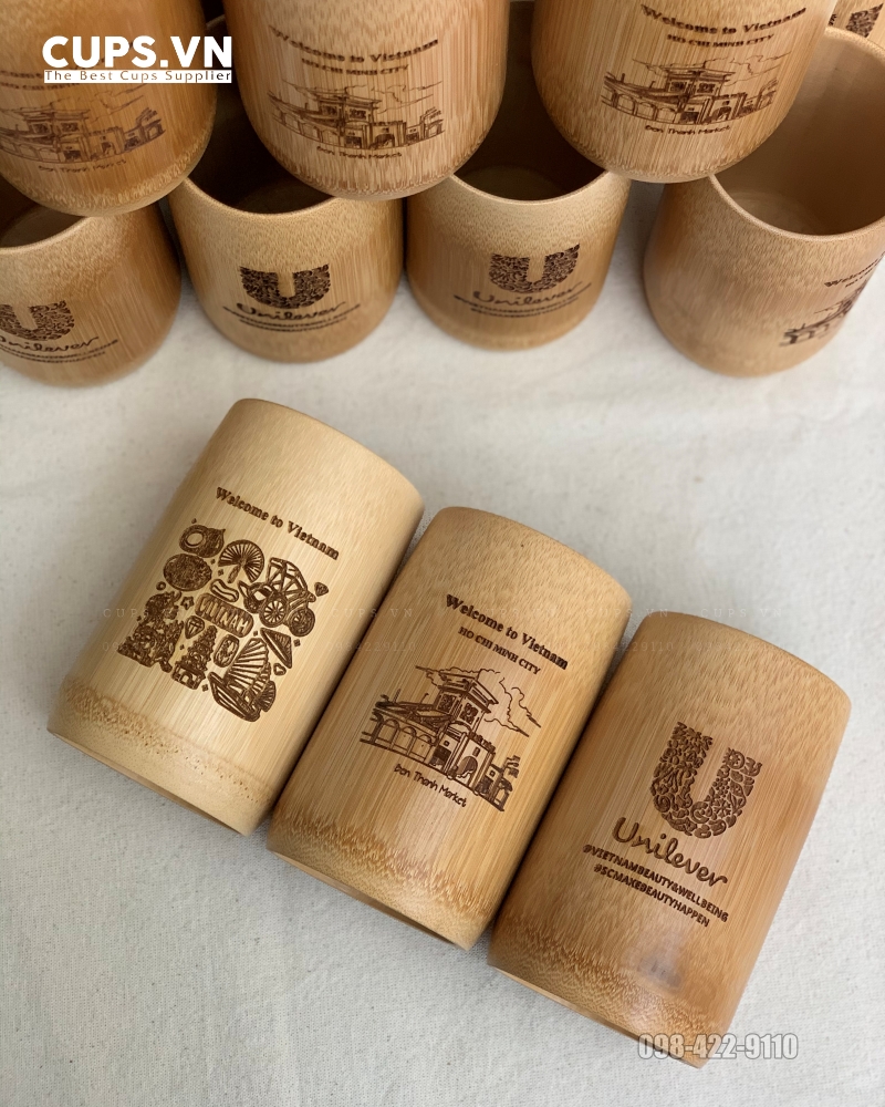 Cups.vn thiết kế logo đi kèm họa tiết văn hóa Việt Nam trên chiếc ly cốc tre cực ấn tượng