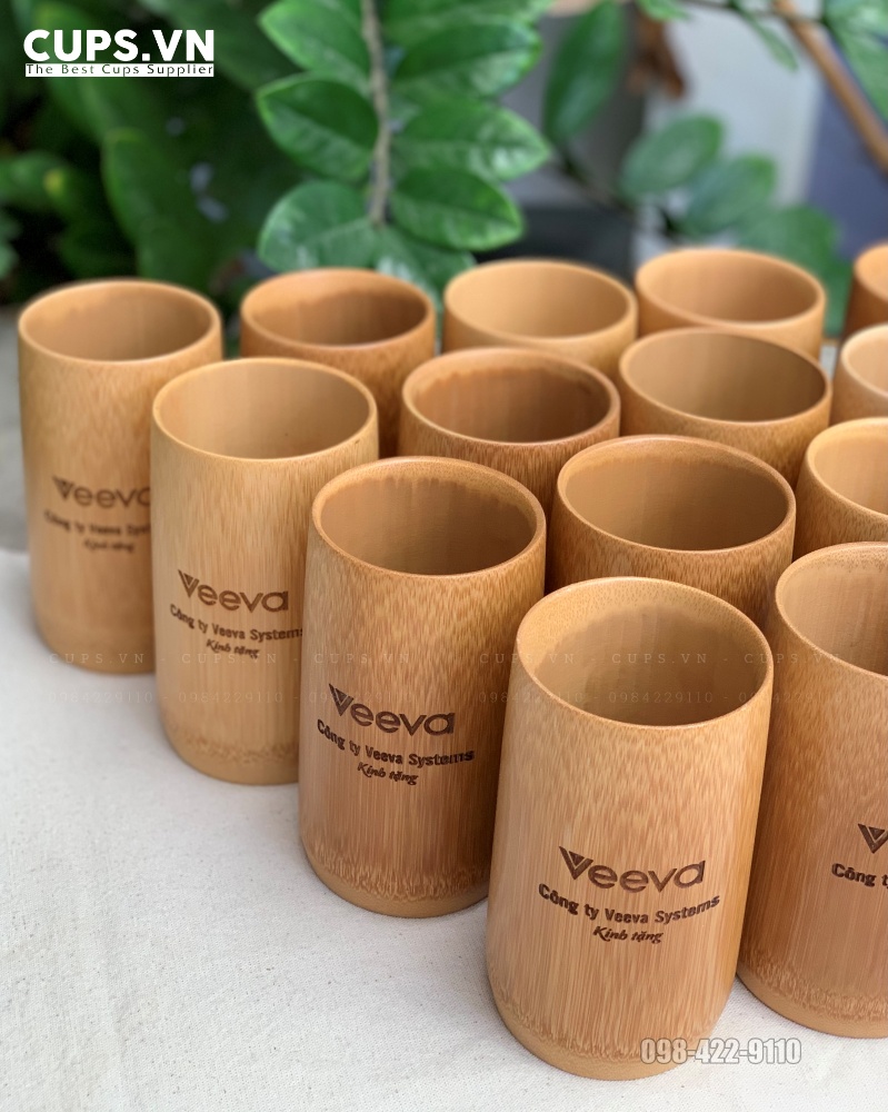 Việc Veeva lựa chọn ly tre khắc logo là minh chứng cho xu hướng mới: 👉 Quà tặng dành cho công ty công nghệ cần đơn giản nhưng thông minh 👉 Không chỉ đẹp mà còn phải có ý nghĩa