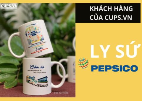 Sản xuất ly sứ quà tặng là giải pháp hiệu quả giúp doanh nghiệp quảng bá thương hiệu thông qua sản phẩm sử dụng hằng ngày. Ly sứ có độ bền cao, bề mặt men mịn và khả năng in logo sắc nét, phù hợp làm quà tặng khách hàng, nhân viên hoặc sự kiện. Vinacup cung cấp dịch vụ sản xuất ly sứ theo yêu cầu từ thiết kế đến in ấn, đảm bảo chất lượng đồng đều, tiến độ nhanh và giá xưởng cạnh tranh cho các đơn hàng số lượng lớn trên toàn quốc.